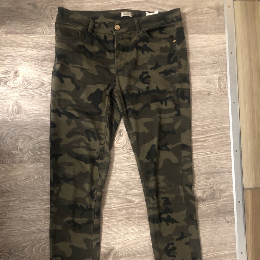 Super cute skinny pants